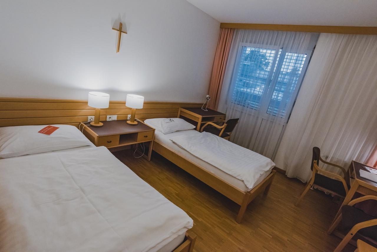 Bildungshaus St. Hippolyt Hotel Sankt Poelten Ngoại thất bức ảnh